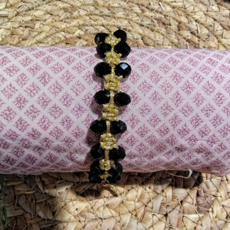 Βραχιόλι μακραμέ με μαύρα κρυσταλάκια